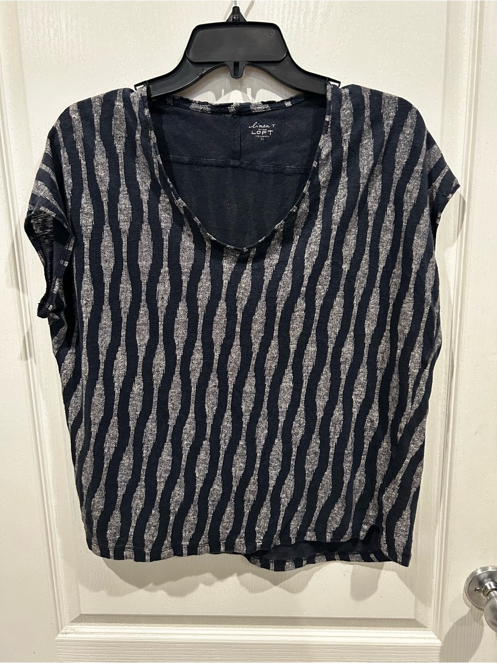 LOFT Navy and Light Gray Wave Stripe Short Sleeve Tee